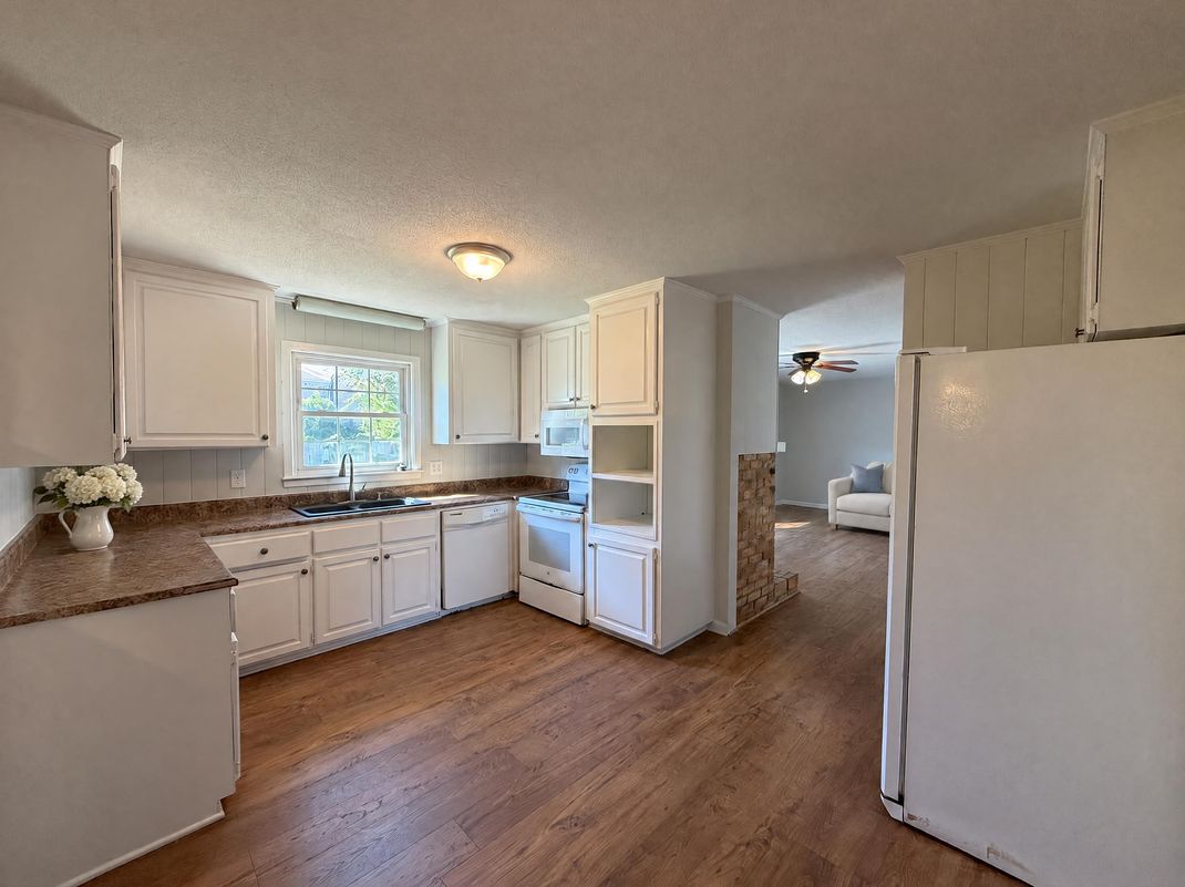 Property photo 2 of 424 Lancaster Rd