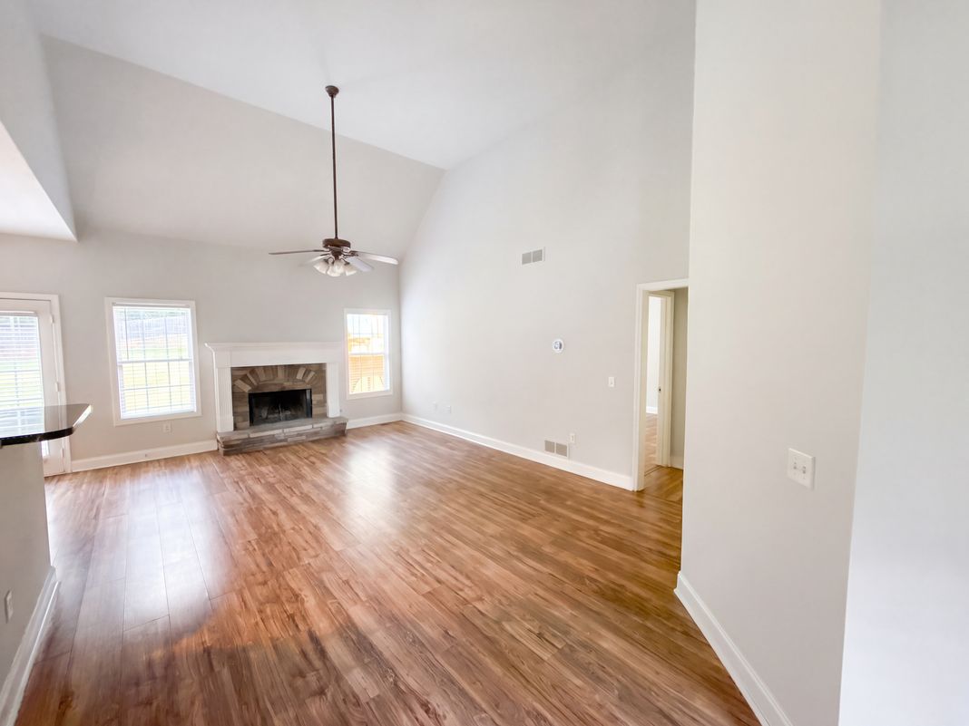 Property photo 3 of 8230 Mossybrook Ln