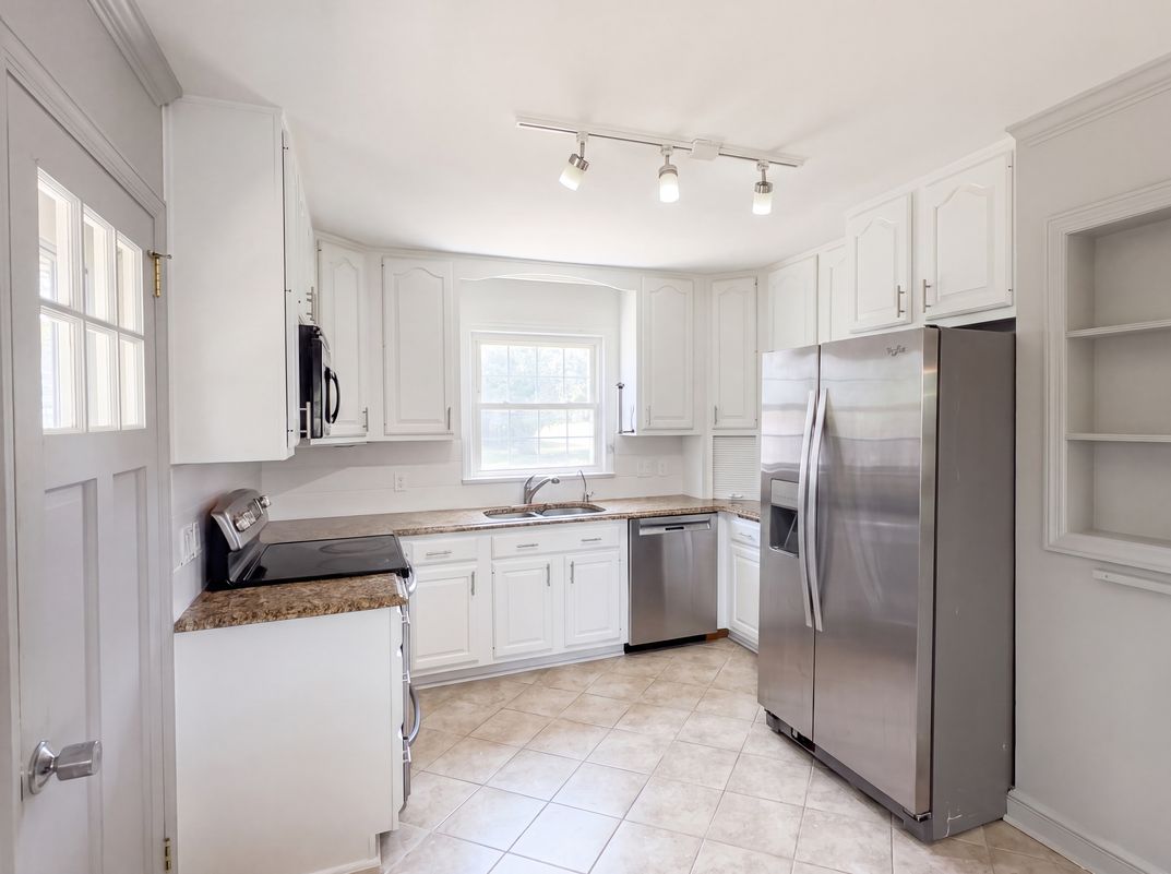 Property photo 2 of 494 Walton St
