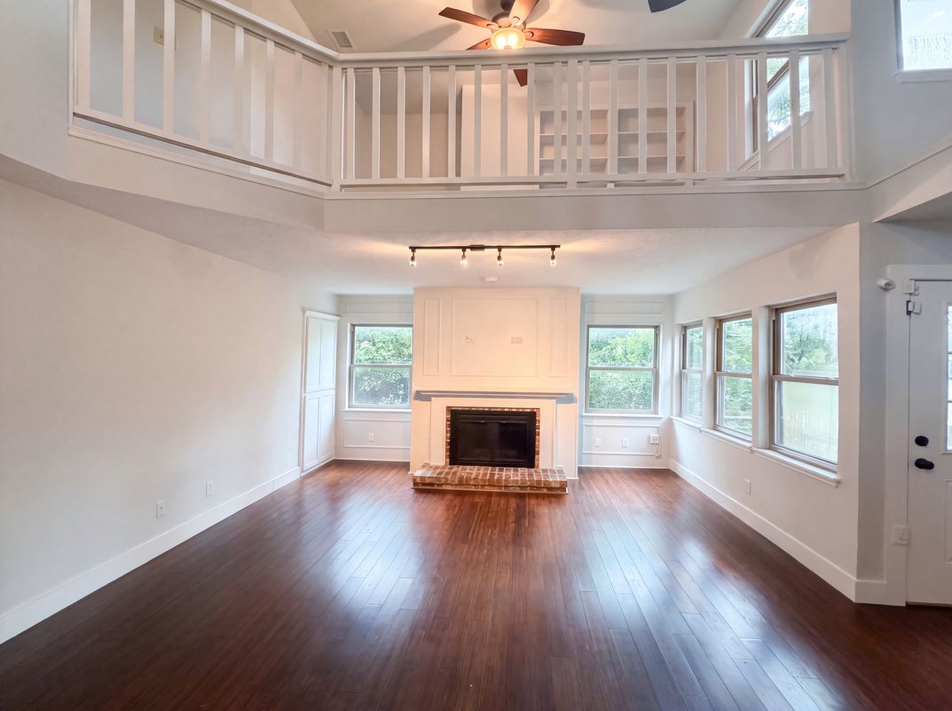 Property photo 3 of 13324 Pandora Cir