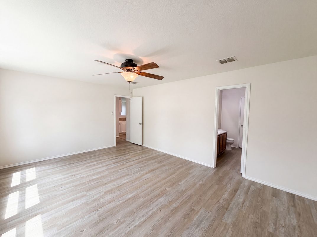 Photo 4 of 23 of 2904 Lake Vista Dr, Wylie, TX