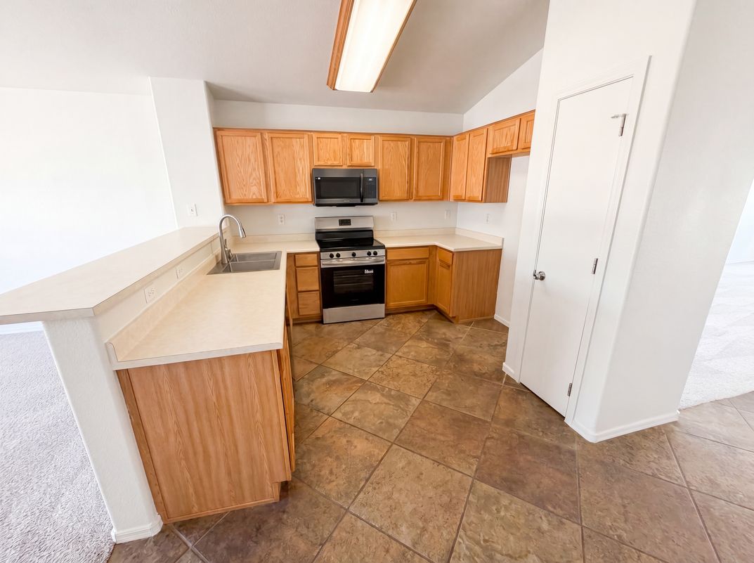 Photo 14 of 28 of 8271 N 112th Ave, Peoria, AZ