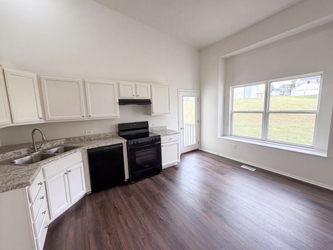 Property photo 2 of 14417 Cape Charles Ct