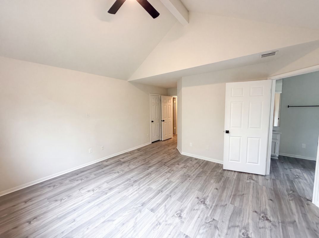 Photo 10 of 24 of 1517 River Oak Dr, Leander, TX
