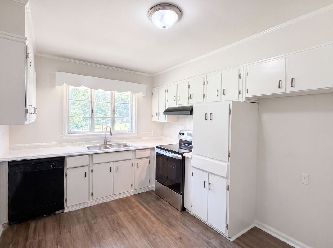 Property photo 2 of 5656 Salem Rd