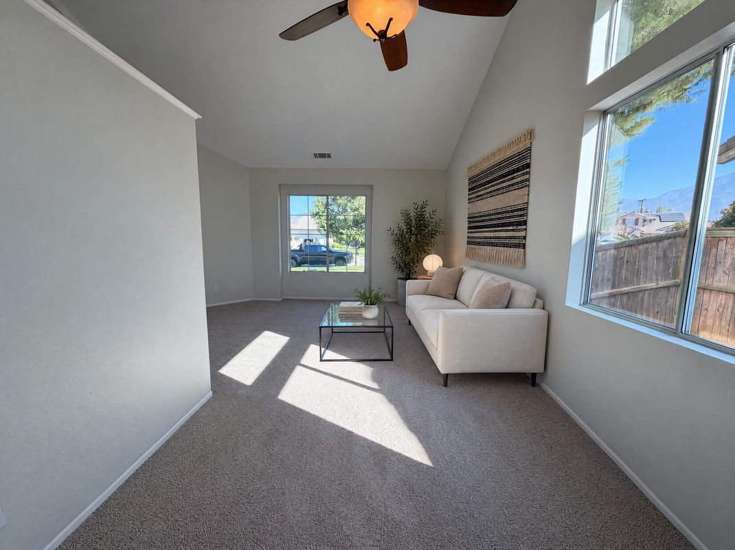 Property photo 3 of 33825 Glenoaks Dr