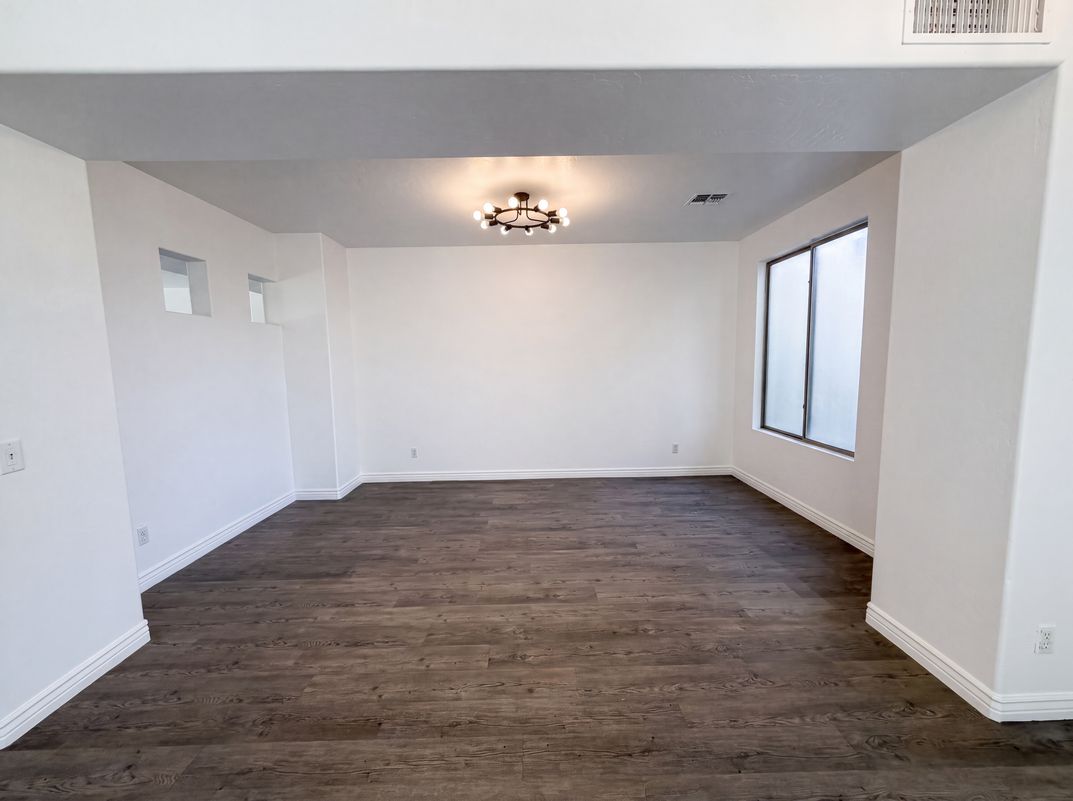 Photo 6 of 35 of 17645 W Hale Bopp Dr, Goodyear, AZ