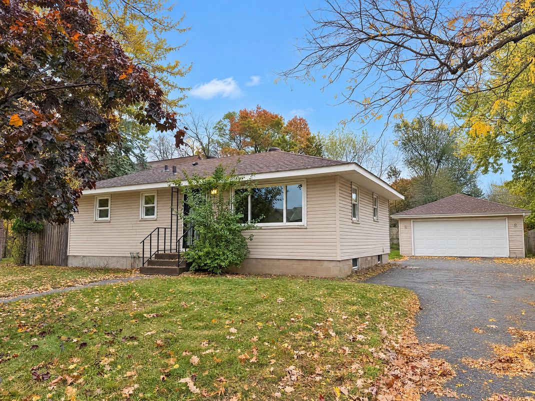 Property photo 1 of 6679 Arthur St NE