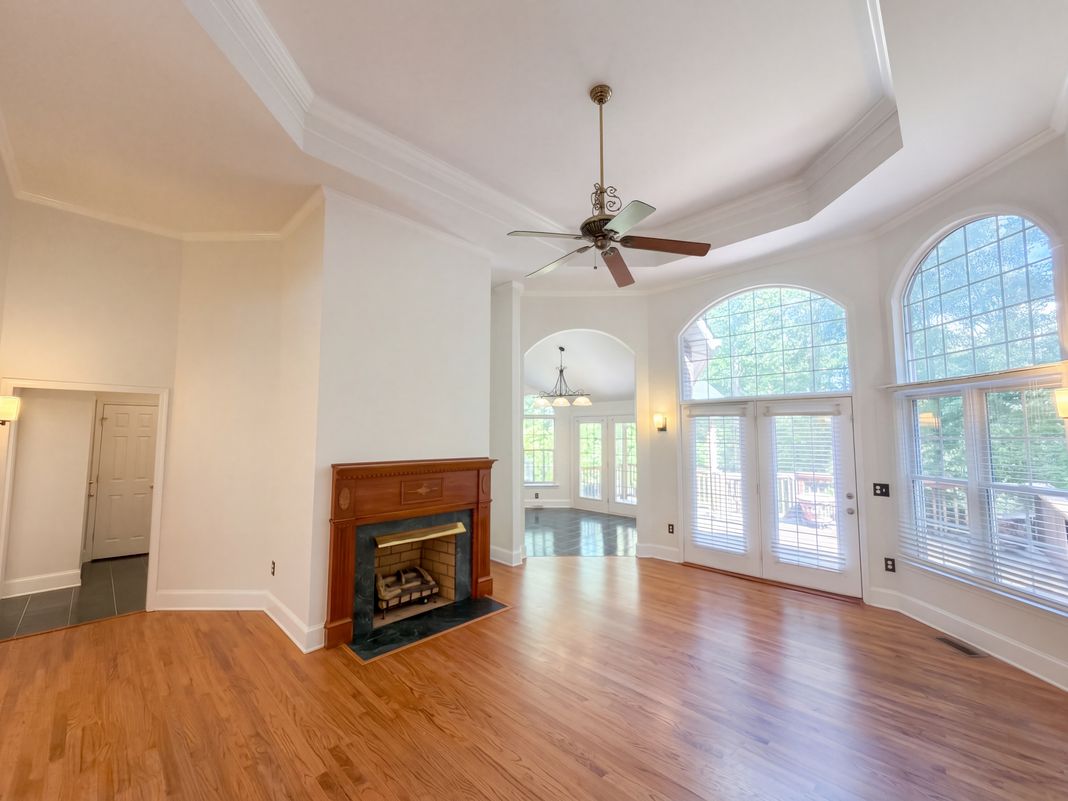 Property photo 3 of 5406 Club View Dr
