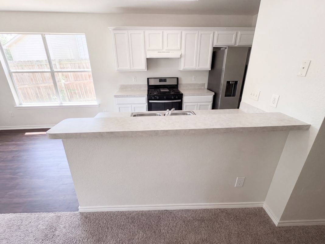 Property photo 2 of 1555 Parkfield Cir