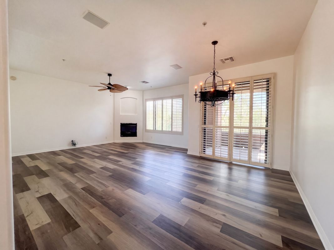 Property photo 3 of 19550 N Grayhawk Dr Unit 2028