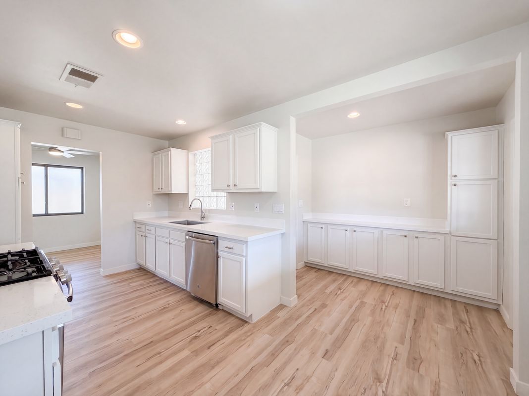 Property photo 2 of 4801 N 14th Ave