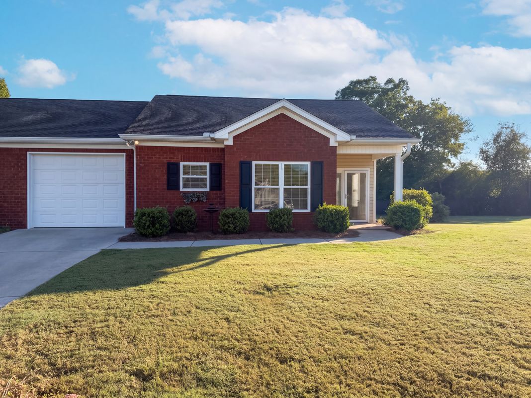 Property photo 1 of 152 Jabrok Cir
