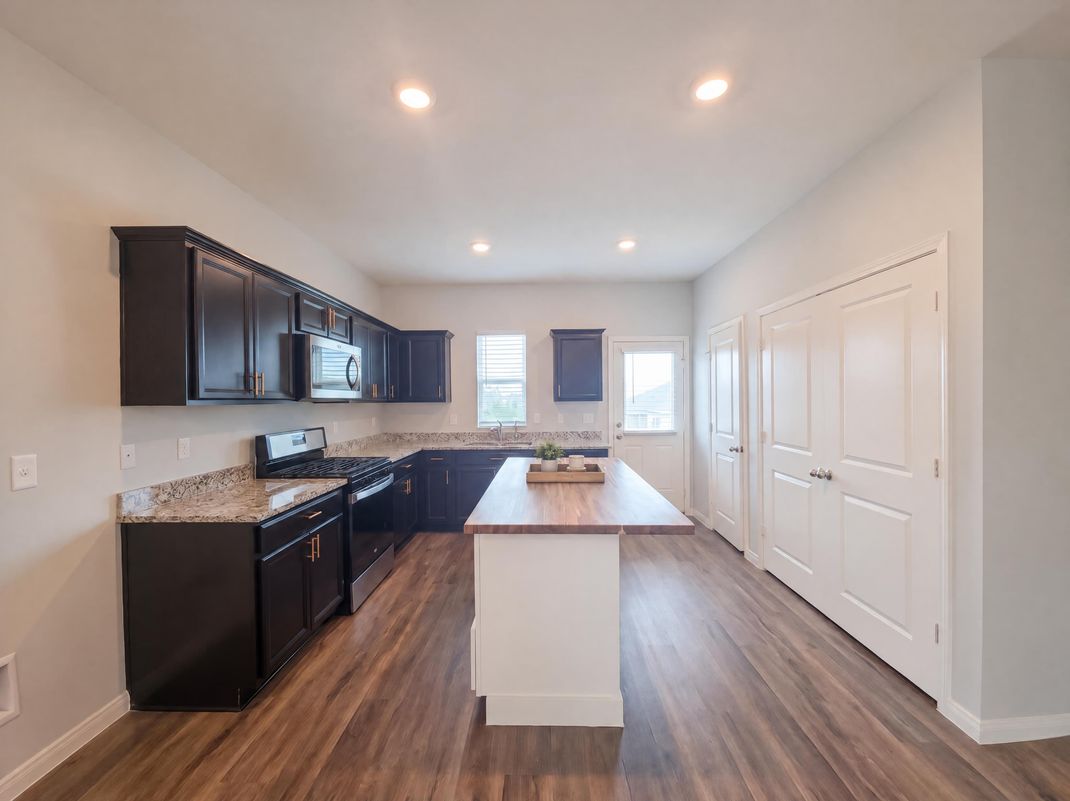 Property photo 2 of 13510 Summer Lgt