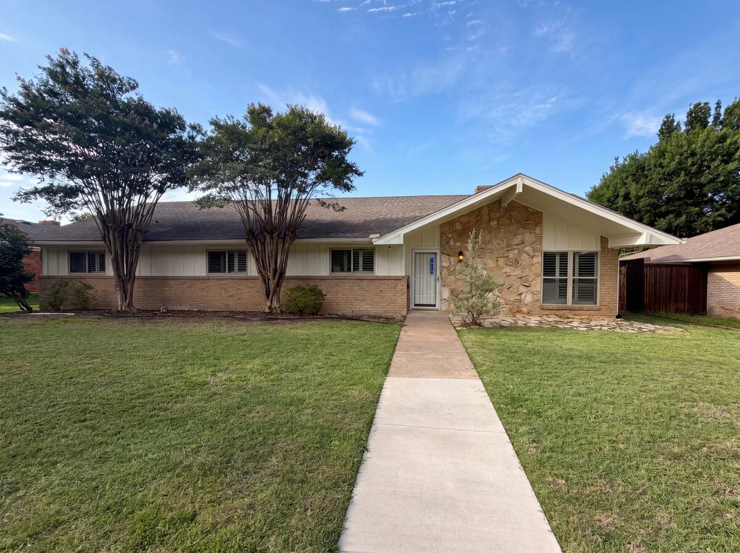 Property photo 1 of 1618 Woodcrest Ln