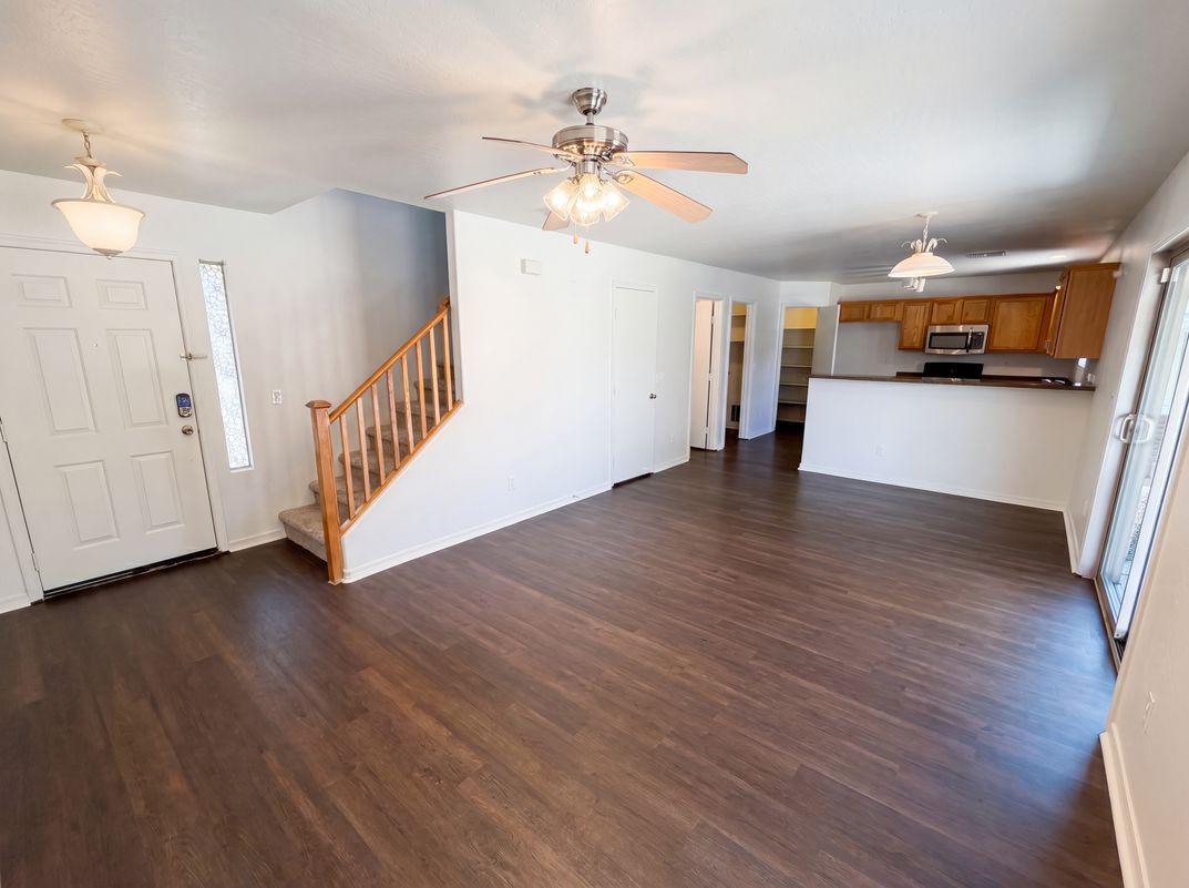 Property photo 3 of 13976 W Port Royale Ln