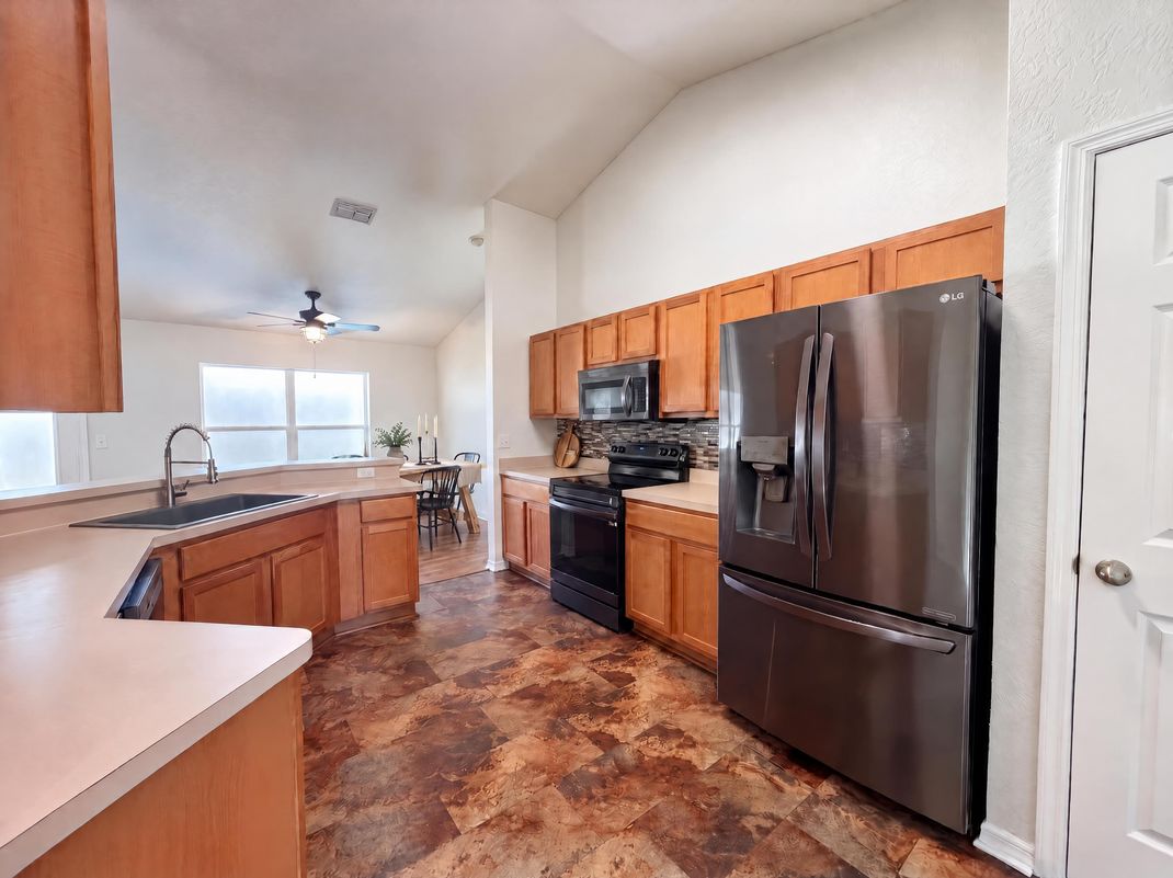 Property photo 2 of 6041 Parnell Ave