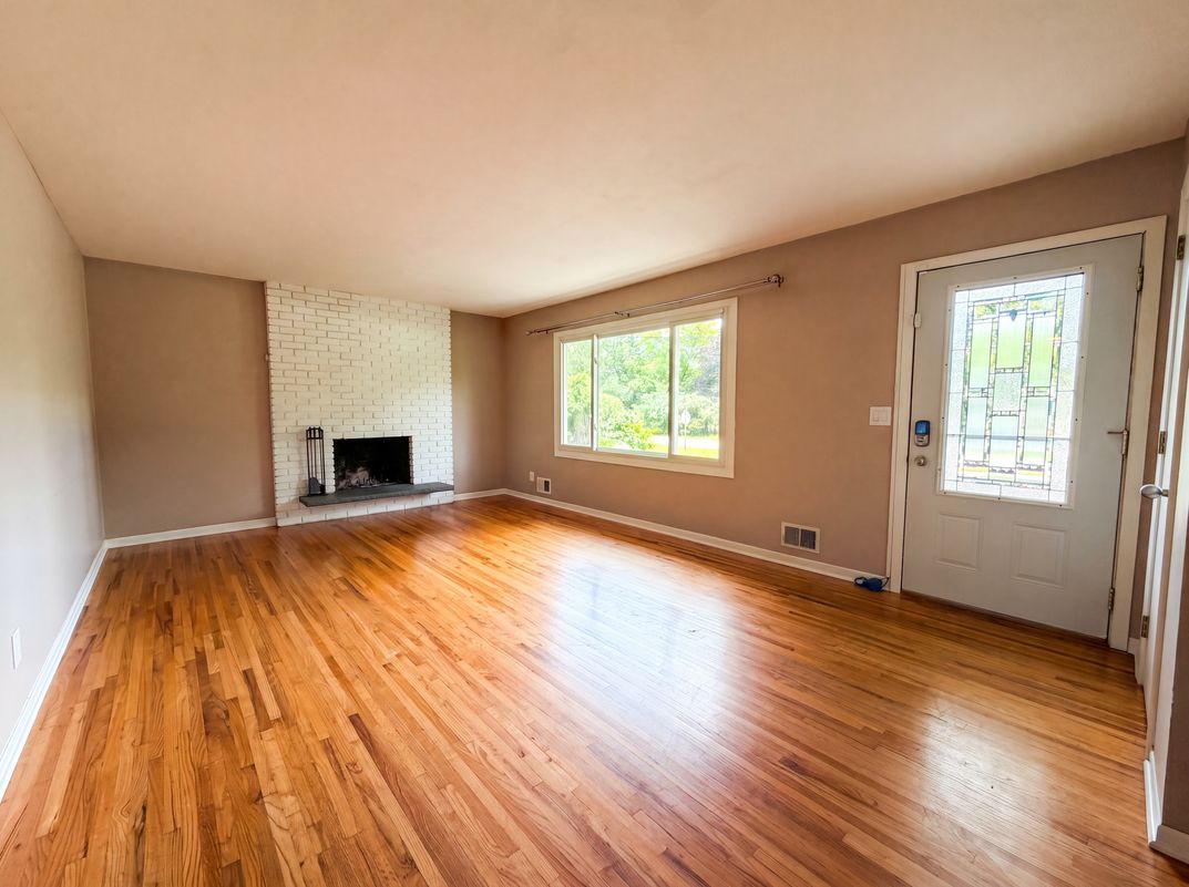 Property photo 3 of 18220 Duck Lake Trl