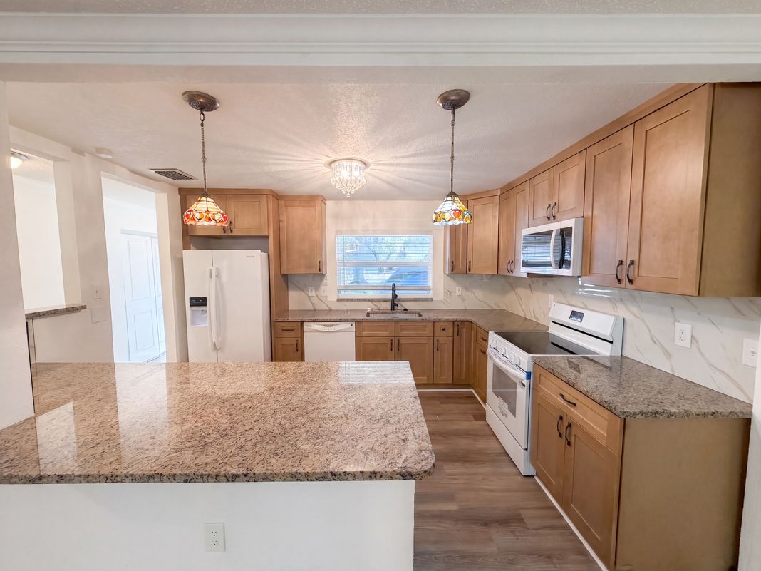 Property photo 2 of 5122 Bay Blvd