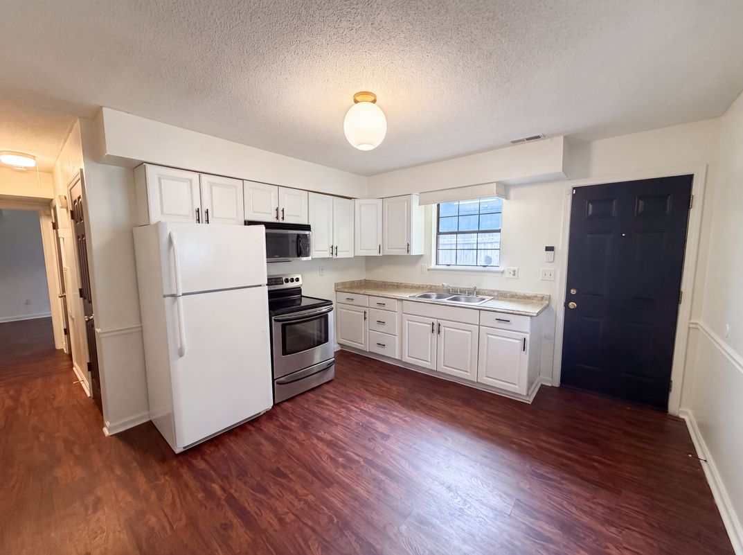 Property photo 2 of 3309 Prudence St