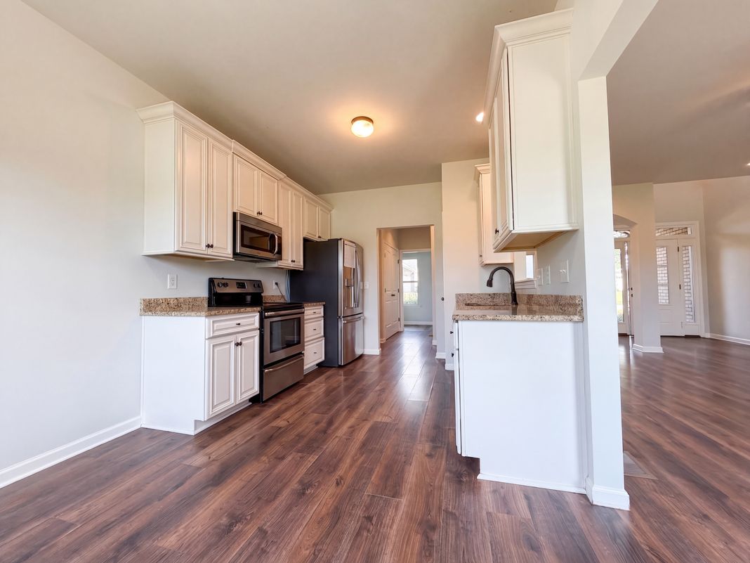 Property photo 2 of 308 W Winterberry Trl