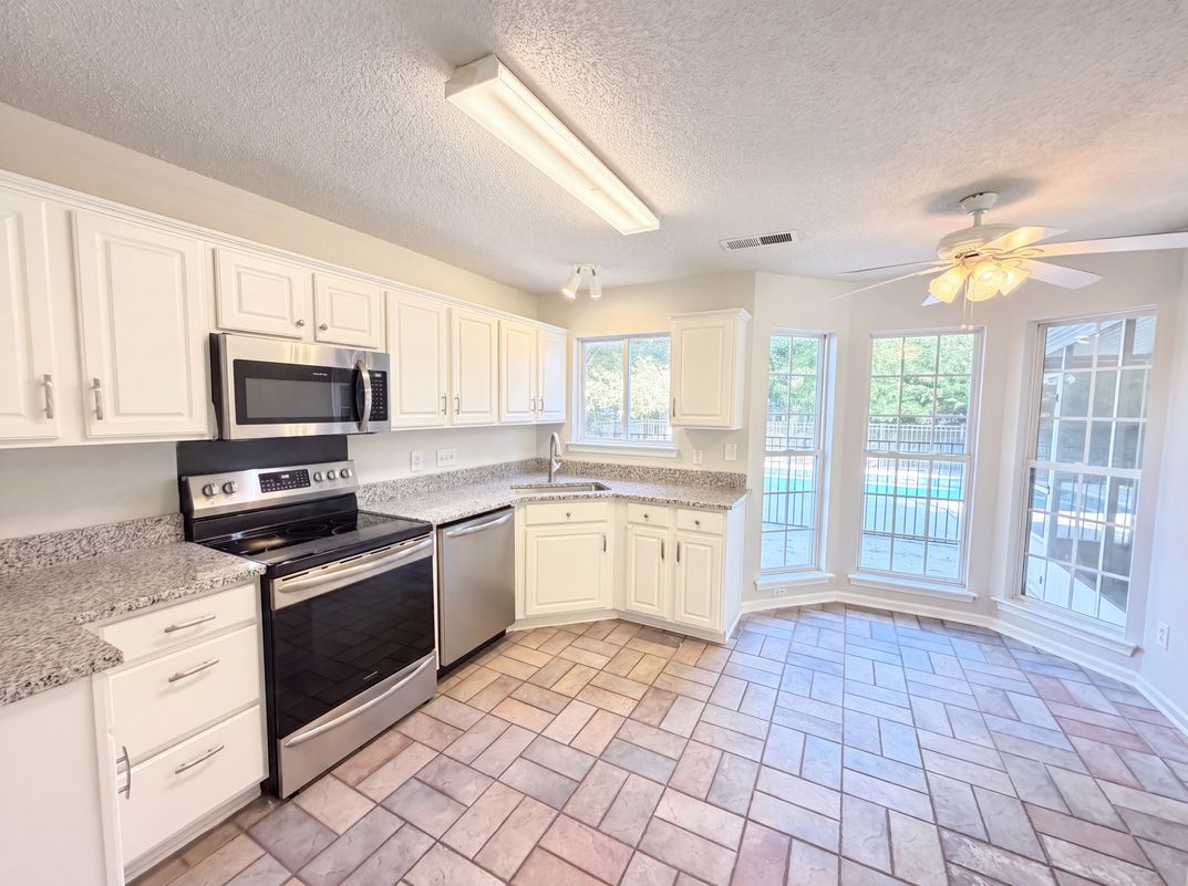 Property photo 2 of 3016 Wyntree Ct