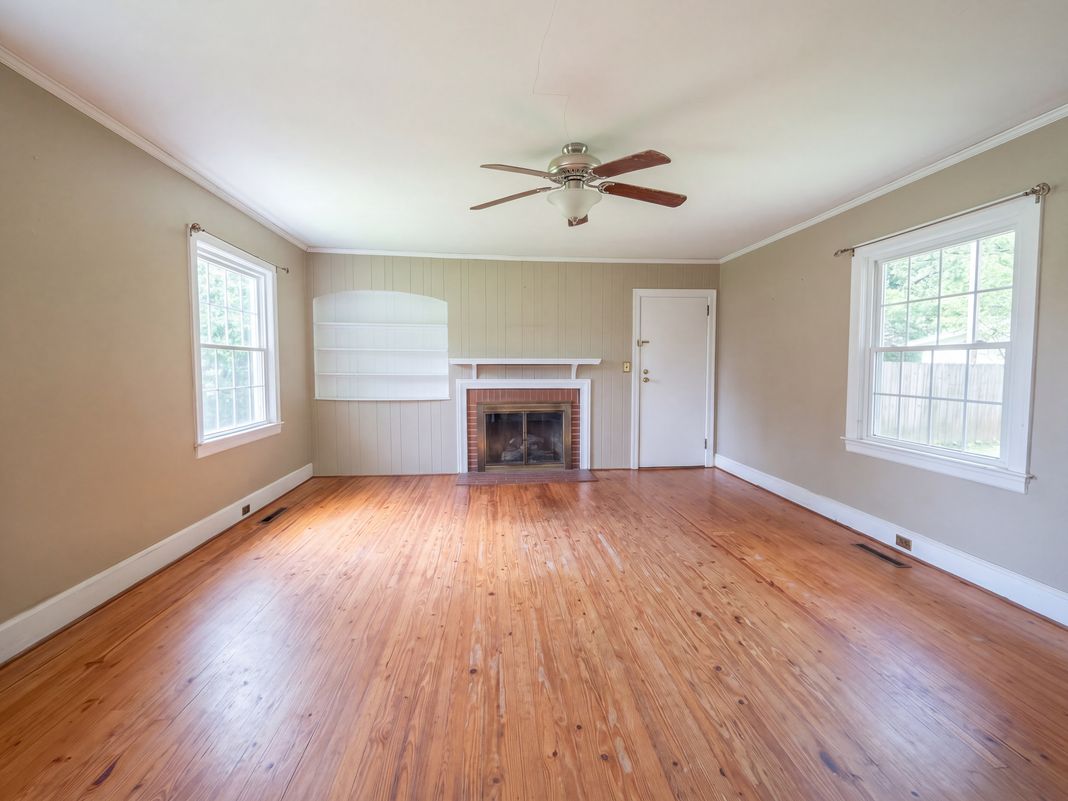 Property photo 3 of 907 S South St