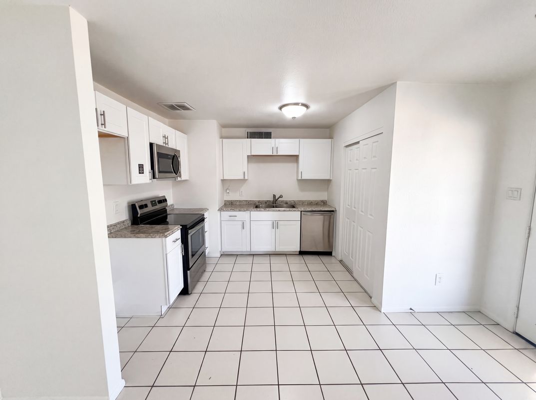 Property photo 2 of 14838 N 33rd Dr