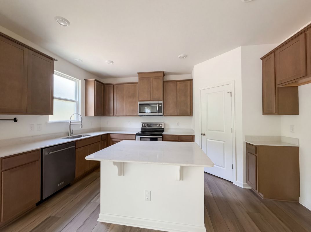 Property photo 2 of 1717 Willow Landing Way