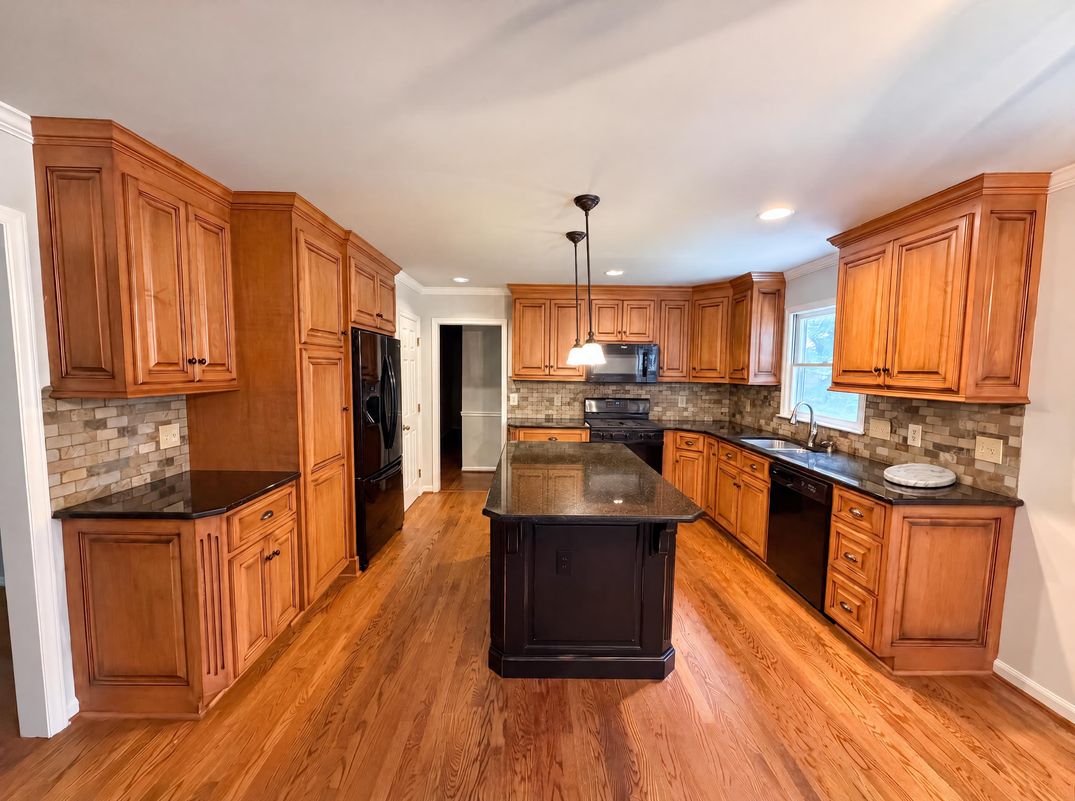 Property photo 2 of 3029 Southampton Cir