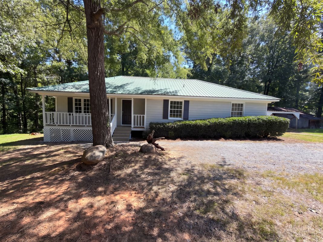 Property photo 1 of 1018 Wade Rorie Rd