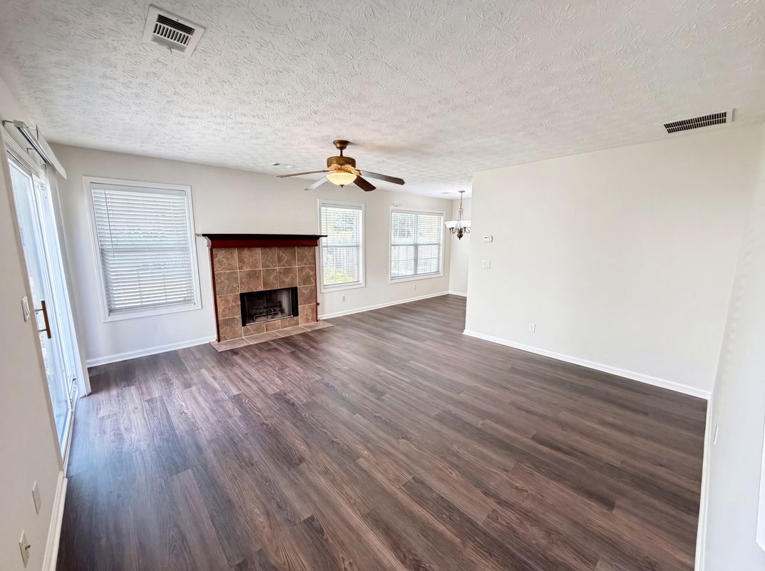 Property photo 3 of 13331 Harpley Ct