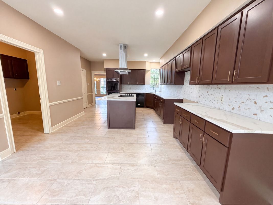 Property photo 2 of 17418 Wilton Park Ct