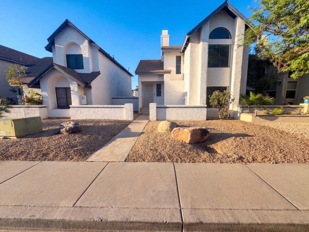 Property photo 1 of 6723 W Aire Libre Ave