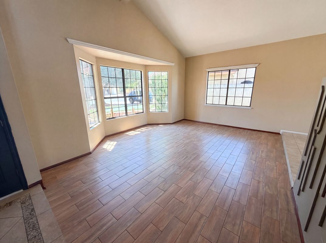 Property photo 3 of 3810 N Wintergreen Way