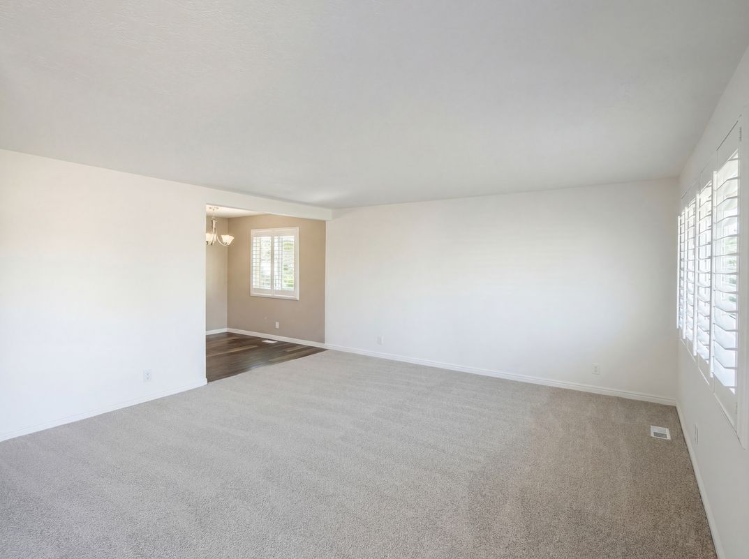 Property photo 3 of 67 S 470 E