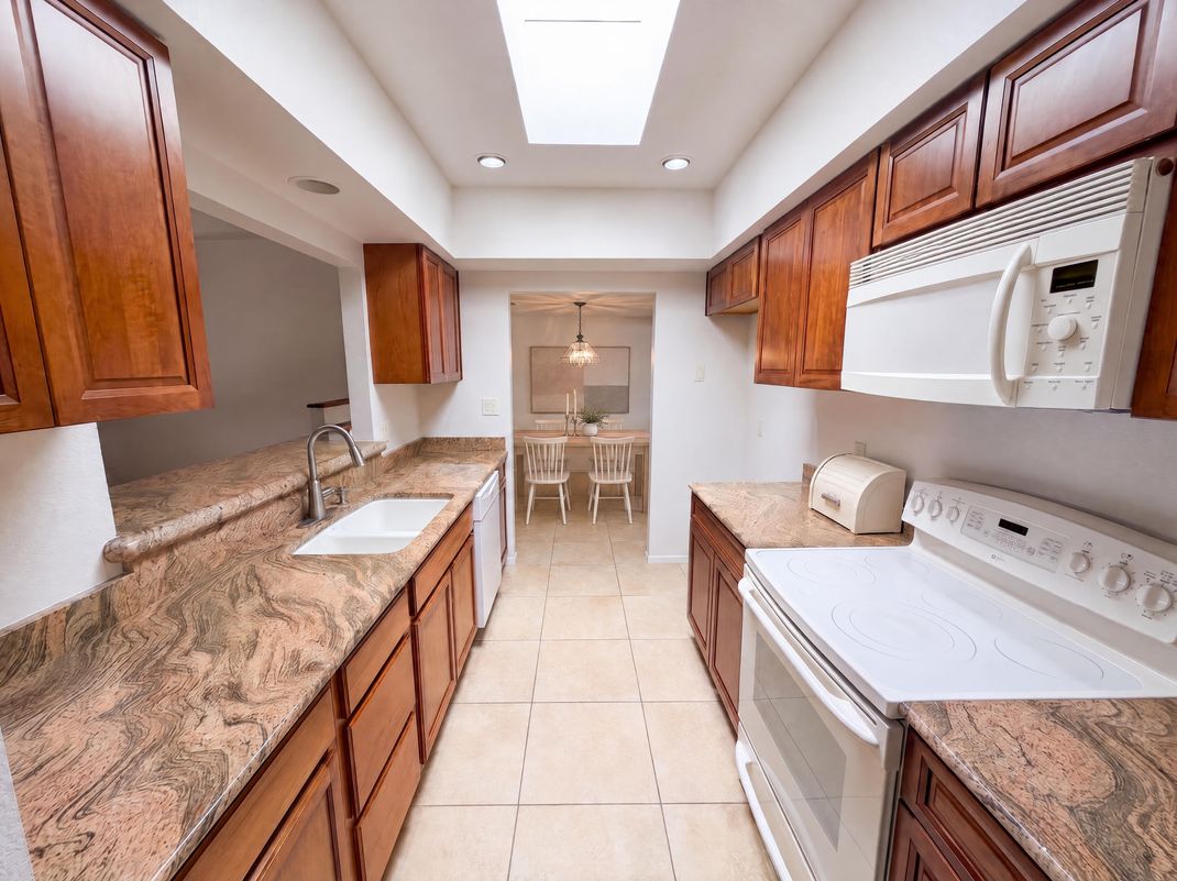 Property photo 2 of 4410 E La Cienega St