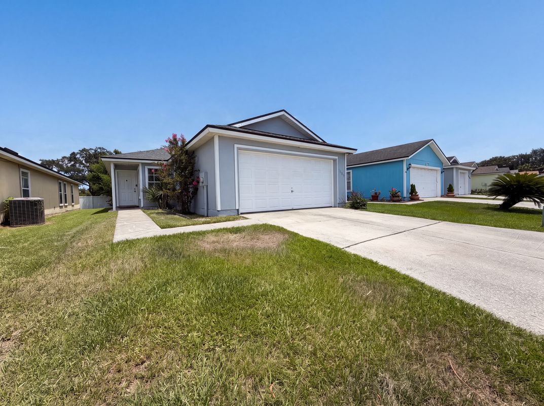 Property photo 1 of 7923 Cherry Blossom Dr N