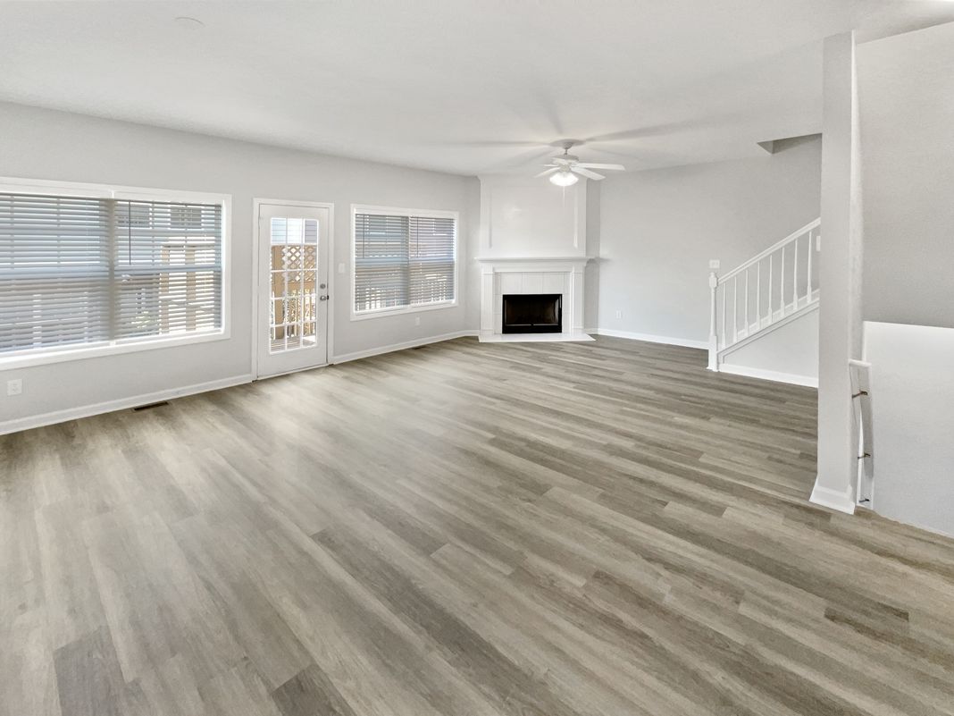 Property photo 3 of 1622 Halliard Dr