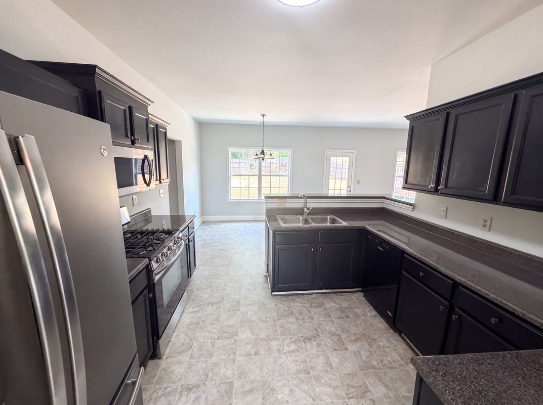 Photo 7 of 23 of 212 Summergate Ln, Villa Rica, GA