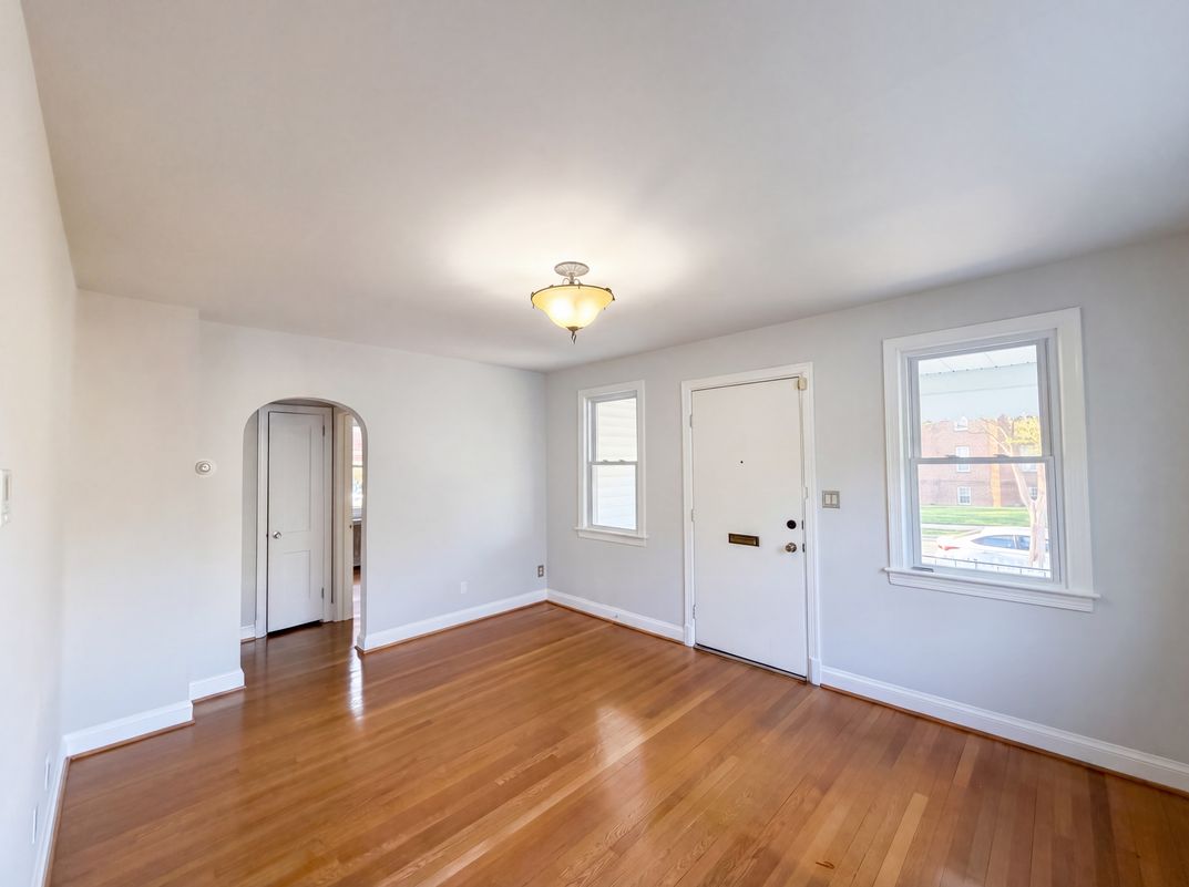 Property photo 3 of 3023 K St SE