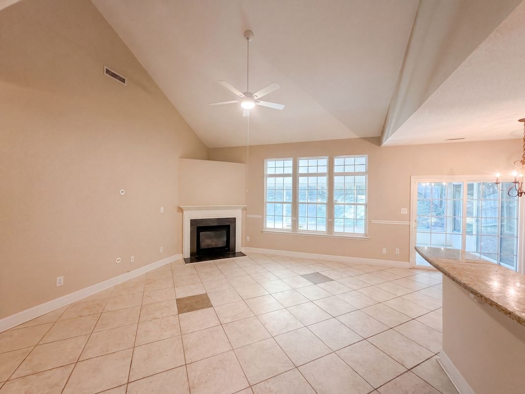 Property photo 3 of 5328 Seaspray Ln