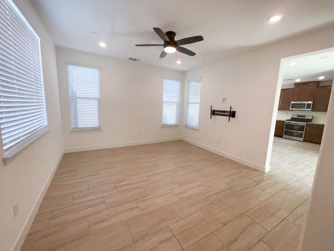 Property photo 3 of 7962 Carraway Dr