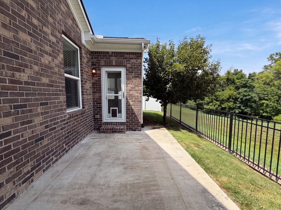 Photo 5 of 19 of 6044 Blackberry Ridge Ln, Hermitage, TN