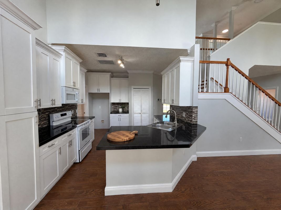 Property photo 2 of 2541 Jasmine Trace Dr