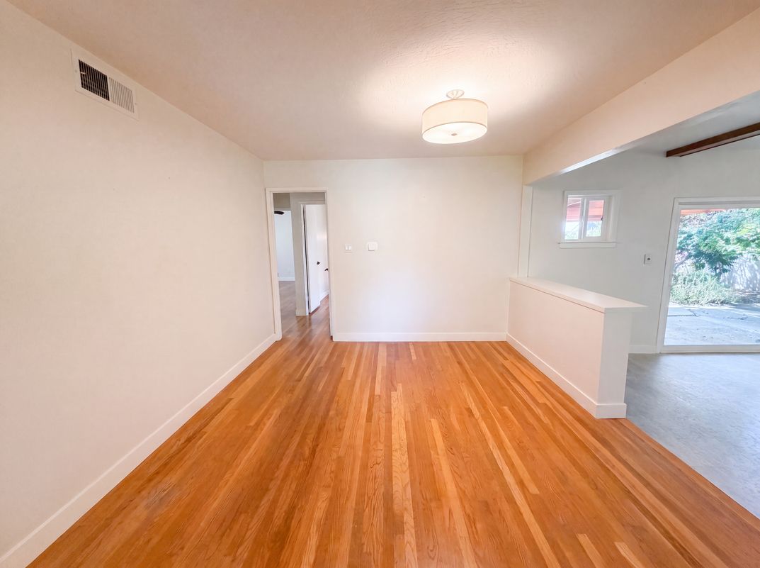 Property photo 3 of 9630 Beachwood Dr