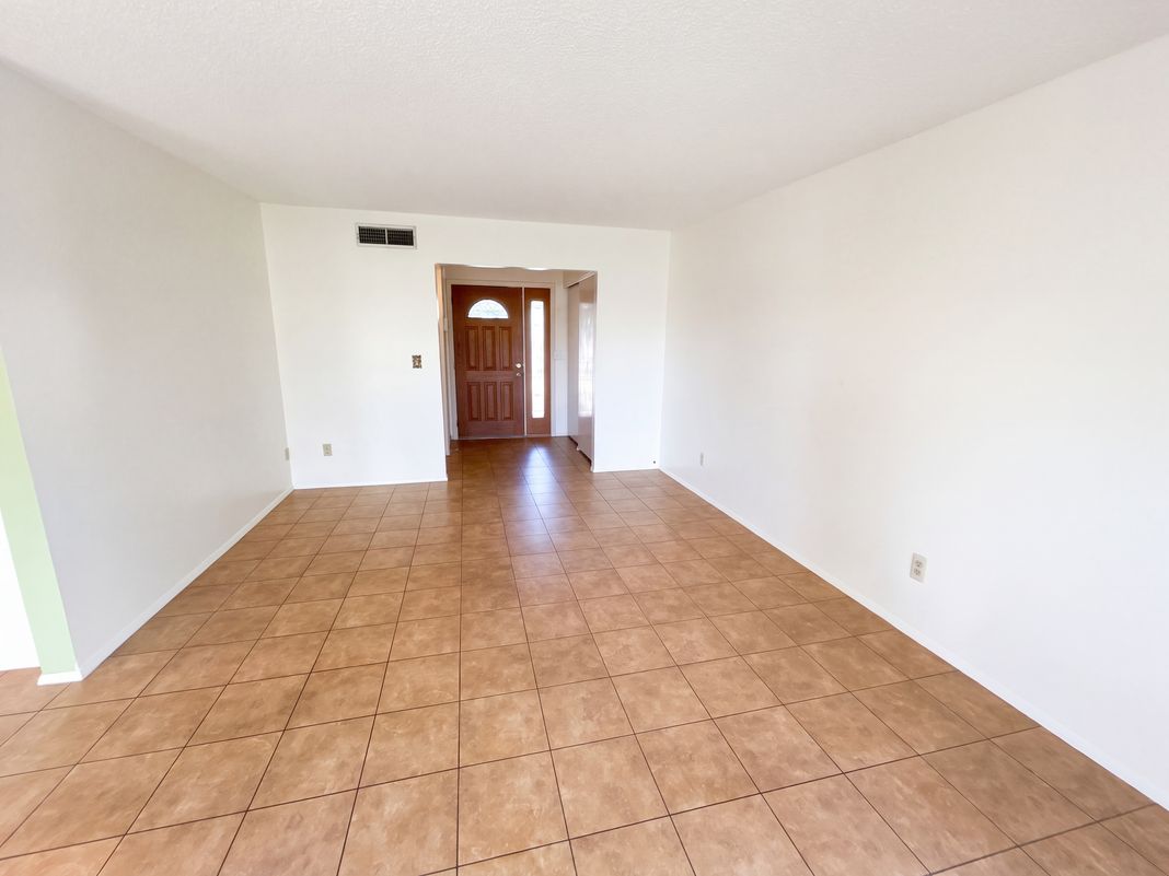 Property photo 3 of 3431 S Champlain Ave