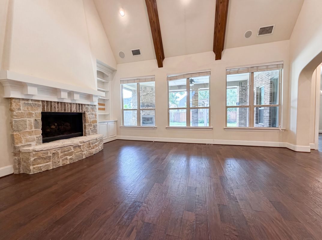 Property photo 3 of 27911 Warren Park Dr