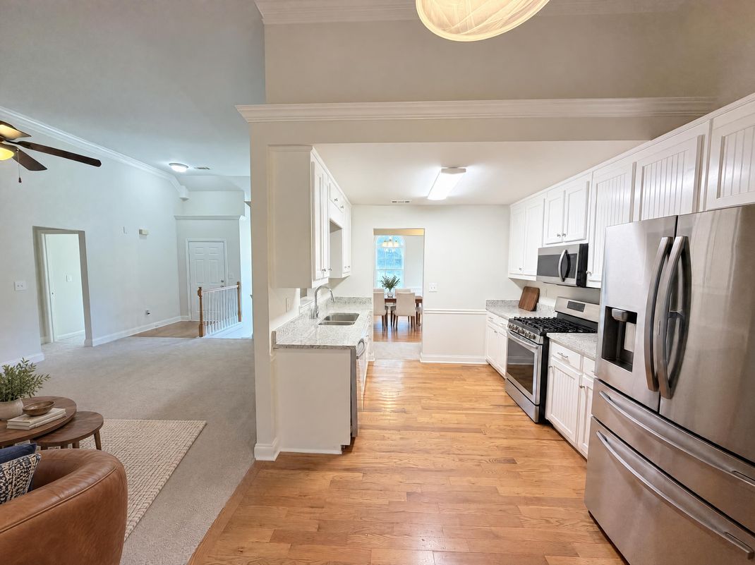Property photo 2 of 1412 White Oak Trce