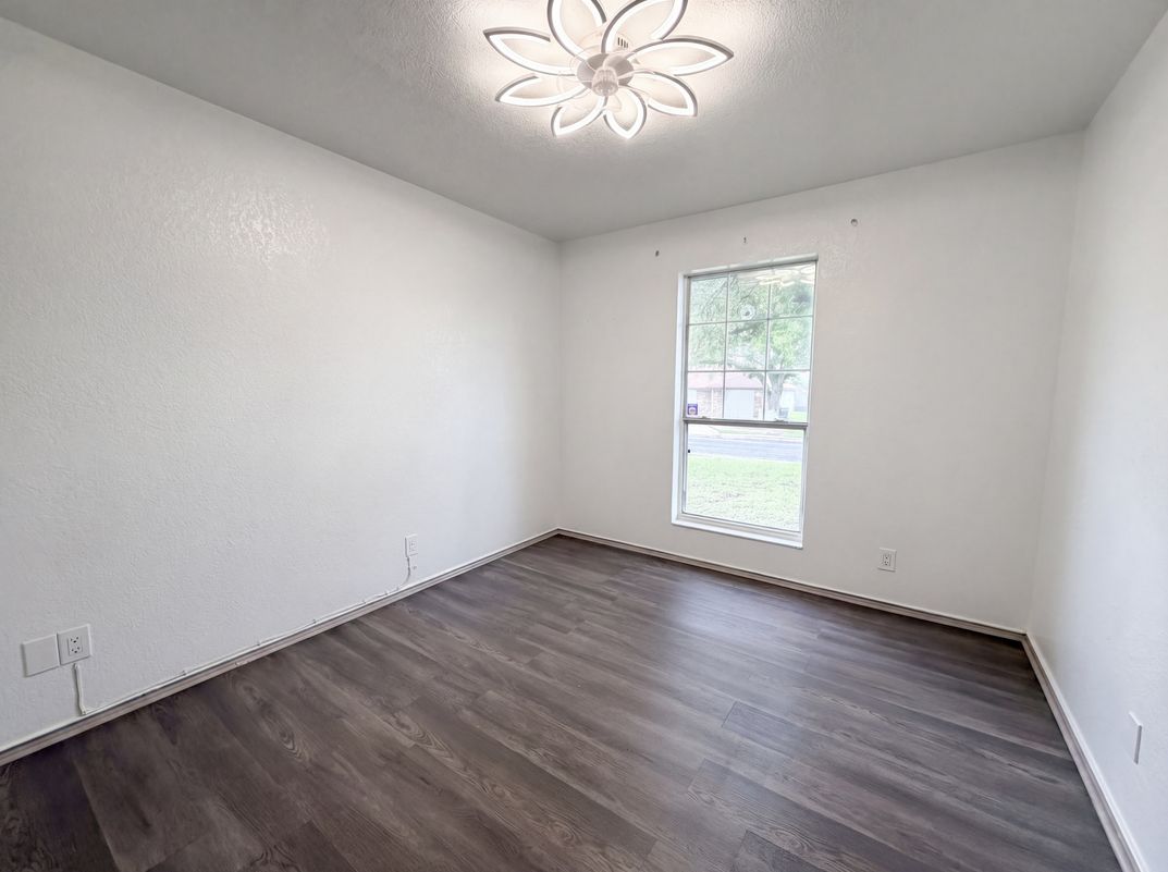 Photo 14 of 17 of 2708 Timberline Dr, Killeen, TX